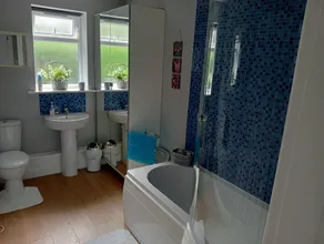2 bed-Sleeps 4-Private Garden-Free Parking - Image 4