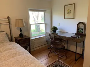 Bluebird Valley Farmhouse - Image 5