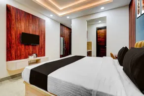 Classic With Balcony Sector 51 Gurgaon - Image 3