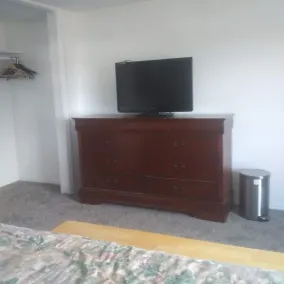 Stylish 2bd lower level  apt in newer constructed south hill home - Image 2