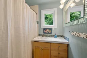 Neptune & Chill~ 4-bedroom beauty with a hot tub - Image 3