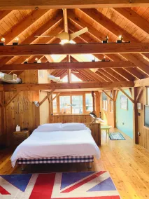 Sag Harbor Waterfront Post and Beam Chalet with Deep Water Dock - Image 5