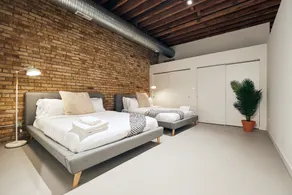 Stunning Designer Loft in Fulton Market, Sleeps 24 - Image 5