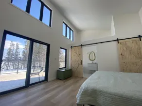 Spacious Oceanfront Retreat Moments from the Cabot Trail - Image 3