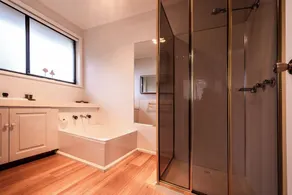 Stones Throw - Freycinet Holiday Houses - Image 2