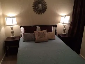Spacious Newer Modern Home - Image 4