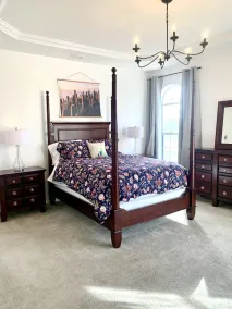 Bright and Spacious Home in a NE Heights Gated Community - Image 4
