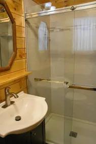 River Rock Chalet, in-law suite with private entrance, 2 bedrooms and 2 baths. - Image 3