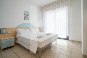 Holiday Rendez Vous 14 - Ground apartment with balcony and side sea view - Image 4