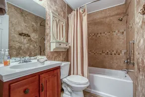 2 blocks to the beach! First floor 2 BR/2 BA - Secluded Lanai, WiFI, Pool&Tennis - Image 2