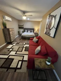 Williams Way Suites 8 Stylish suites with parking - Image 2