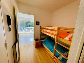 Cozy Studio Near Arcachon Center - 600m from Beach, Balcony, Parking, Sleeps 4 - Image 3