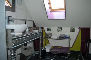 Gîte de charme de 5 personnes avec accés à une piscine chauffée et couverte - Image 3