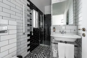 Vintage Apartment Hotel - Image 2