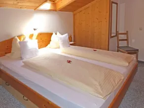 Ferienwohnung Watzmann, 2-4 Personen, 76 qm, Dusche/WC, Südbalkon, TV, 2 Schlafzimmer, Nichtraucher, Dachgeschoss - Image 2