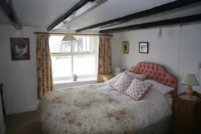 Attractive Georgian Cottage On Harbour Front With Wonderful Sea Views - Image 4