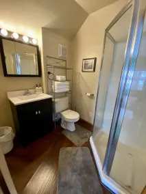 Lakeside Getaway! 35 mins from downtown Minneapolis & close to Mall of America - Image 2