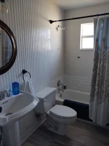 Great location.  Ten minutes from  Beach.  Peaceful retreat! - Image 3