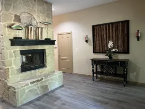 Beautiful lakefront house in private woods - Image 4