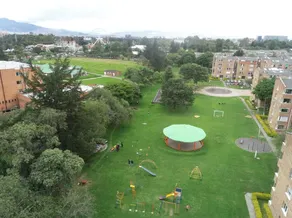Vecinos de SalitreMágico, JardinBotánico, ParqueSimonB, CentroDeportivoSalitre - Image 2