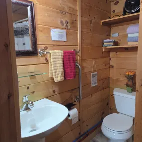 CABINE COZY AVEC VUE POND - Image 4