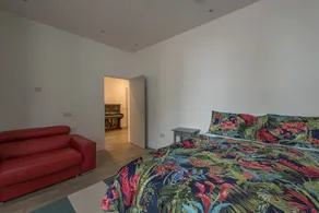 Haymarket Spacious 3 Bedroom Street Level - Image 5