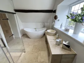 A 5* Star Award winning Cotswold Cottage dating from 1670, with Eco credentials - Image 4