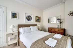 GuestReady - Peaceful 2BR near Holyrood Park - Image 3