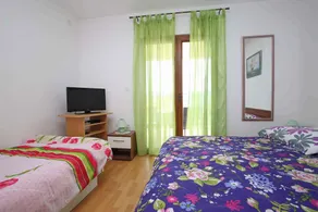 Holiday apartment with terrace and sea view - Image 4