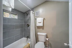Tiny house in Bishop Arts! - Image 3