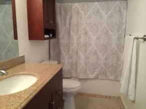 Avail now 3 month min - Newly updated condo - 5 min to beach - Image 3