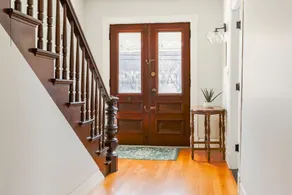 Raspberry Inn · Classic Riverfront Home-Mins to Woodstock & Skiing - Image 2