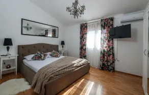 Nice Home In Krvavici - Image 5