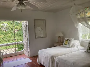 Luxurious Private Apartment with pool 4 minutes walk to Mullins Beach West Coast - Image 5