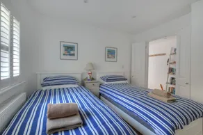 STARFISH, family friendly, luxury holiday cottage in Lyme Regis - Image 5