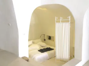 Winery Villa. Old winery converted into a stylish traditional villa with pool - Image 3