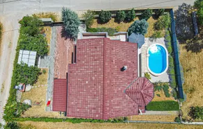 Traumhaftes Haus in Badanj mit privatem Swimmingpool, der sowohl drinnen als. - Image 5