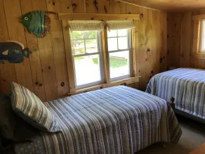 Spacious Cottage with Lake Access in quiet lakeside community - Image 4