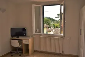 Cozy apartment with 3 bedrooms located in the historical part of the city - Image 2