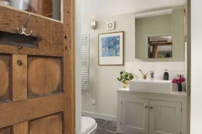 The Woodcutters Cabin - Idyllic Cabin Ten Minutes from the Sea - Image 3