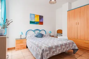 Charming Holiday Apartment with Terrace - Image 5