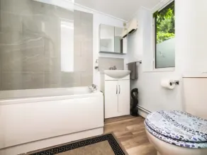 Burwood Cottage - Image 3