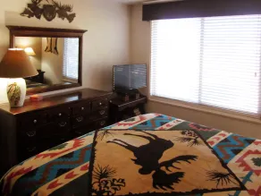 Buffalo Roam Condo * Comforts of Home for 6 * Minutes from Yellowstone - Image 5