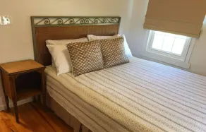 IDLE HOUR, a tranquil 3 bedroom 1.5 bath cottage WITH DOCK & golf cart rental - Image 2
