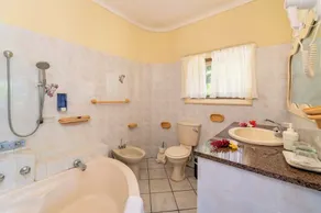 Spacious House with Shared Pool in Machabee - Image 3