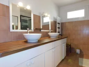 Detached house + private pool located 5 mn from Avignon and 15 mn from St Rémy - Image 2