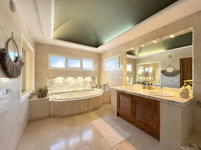 Luxury Villa \"Oasis\" with Pool, Panoramic Views, Wi-Fi & Large Garden - Image 2