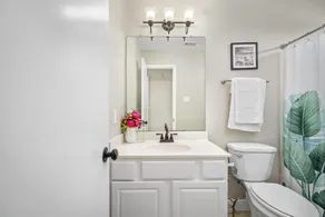 Price Drop! Entire 4BR[10% OFF]Home| Wi-Fi & More-MD - Image 5
