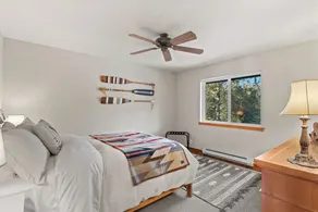 Sweet Private Leavenworth River Front Cabin with Fast WiFi & hot tub- Sleeps 6. - Image 5