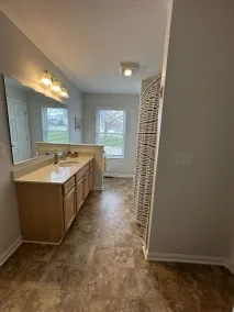 VUE IMPRENABLE SUR LE LAC! À quelques pas du lac Érié! - Image 2